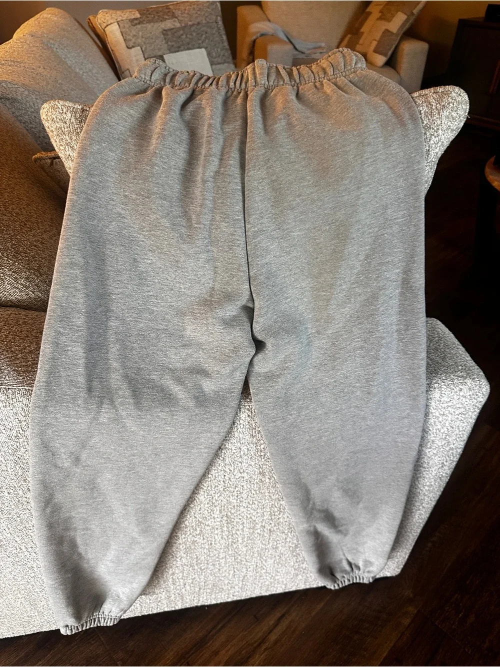 Alo Yoga Gray Sweatpants – XS – New Without Tags